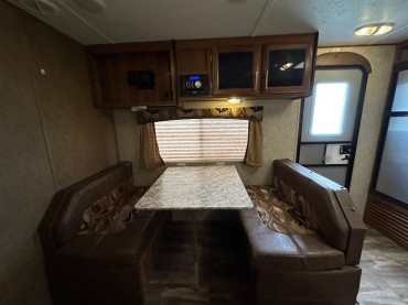 2016 - Forest River - Tracer Air 253 25RK  Rear Kitchen w/10 Point Ins.