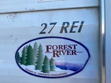 2018 - Forest River - Wildwood 27REI  Couples unit  2 slides