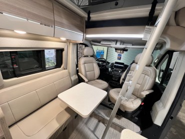 2023 - Thor Motor Coach - Sequence 20J    Pop Up Room