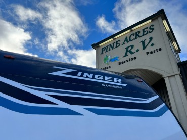 2023 - CrossRoads - Zinger 340BH  Triple Slides and 5.99%