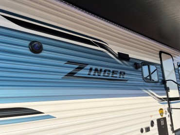 2023 - CrossRoads - Zinger 340BH  Triple Slides and 5.99%