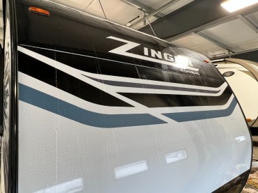 2023 - CrossRoads - Zinger 340MB  Mid Bunk