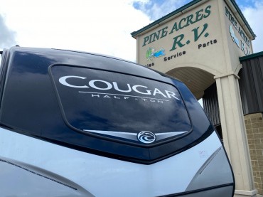 2022 - Keystone - Cougar 30BHS  Rear Bunks  Auto Leveling 