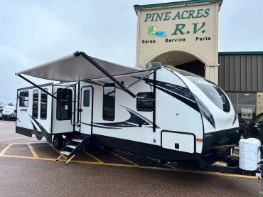2020 - Prime Time - Lacrosse Luxury Lite 3370MB   Mid Bunk   Rear Living - Click for Details