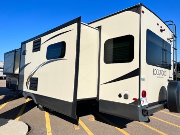 2020 - Forest River - Rockwood Ultra Lite 2906RS  Luxury Couples Unit