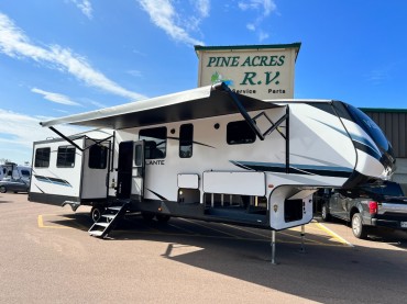 2022 - CrossRoads - Volante 375MD Mid Bunk  5.99% - Click for Details
